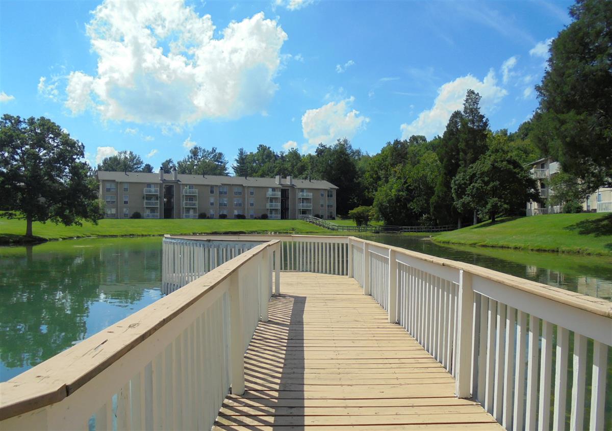 The Landings On Silver Lake Apartments Apartment in Church Hill, TN